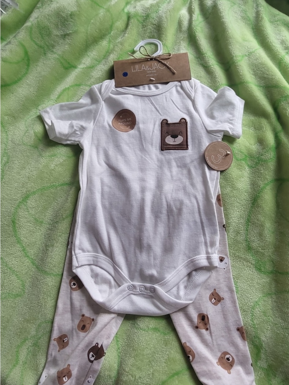 Lila & Jack White Bear Pocket One-Piece Bodysuit for Kids
